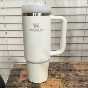 30 Oz Stanley Classic White Mug with Handle